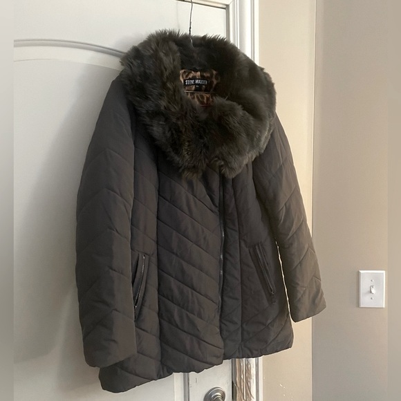 “Steve Madden “coat for women.Very good condition,like new.Size-M,color-gray. - Picture 2 of 7